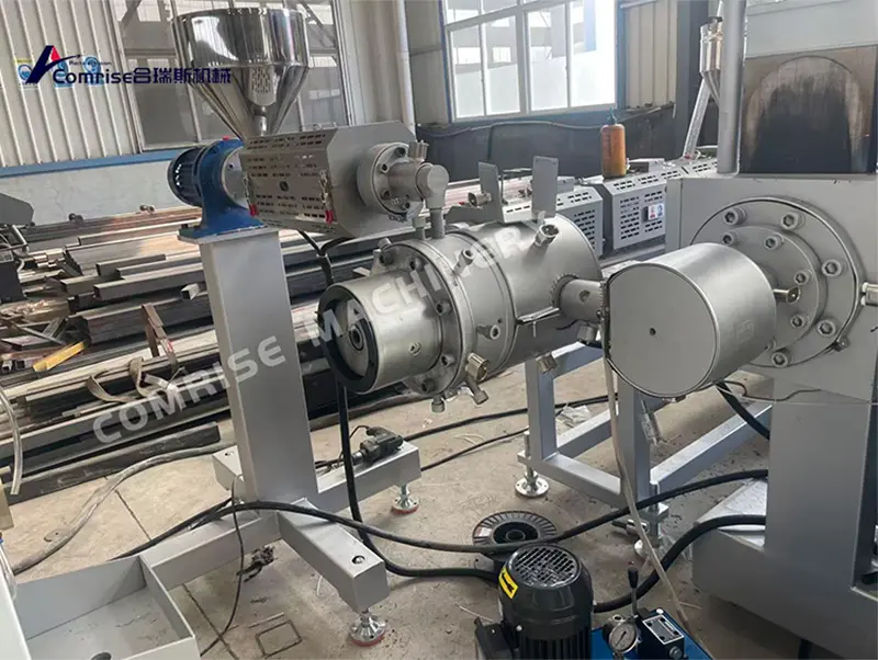 Ang Repeat Order ay Kinukumpirma ang Tiwala: High-Speed PE water belt production line Ang Repeat Order ay Kinukumpirma ang Tiwala: High-Speed PE water belt production line