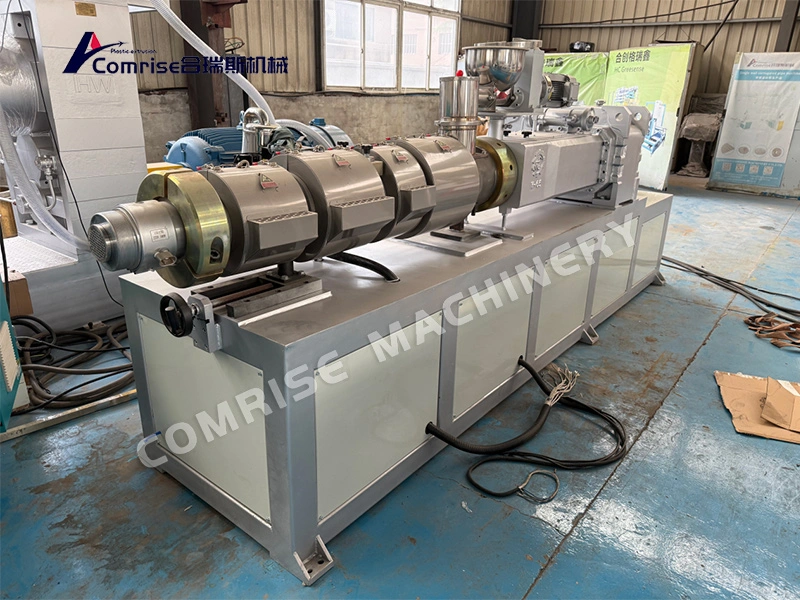 PVC apat na pipe machine tapos pagsubok, machine tumatakbo na rin PVC apat na pipe machine tapos pagsubok, machine tumatakbo na rin